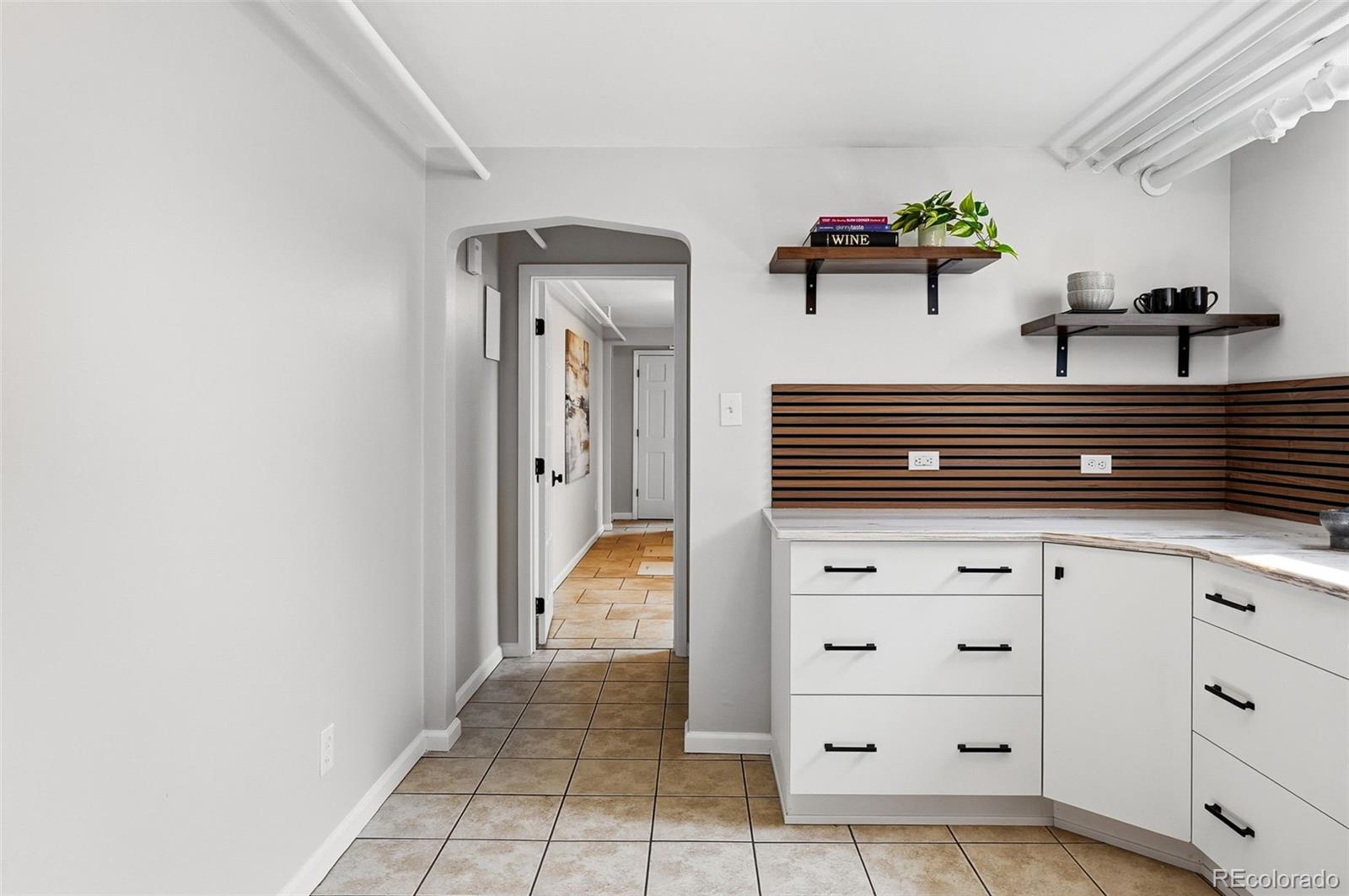1600 Winona Court Unit: 6
