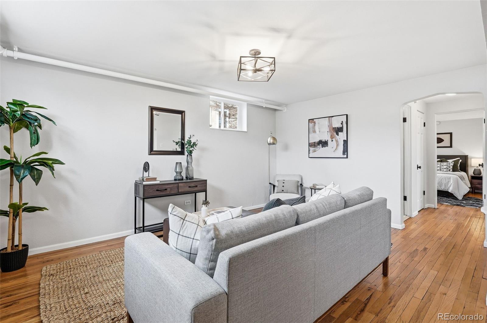 1600 Winona Court Unit: 6