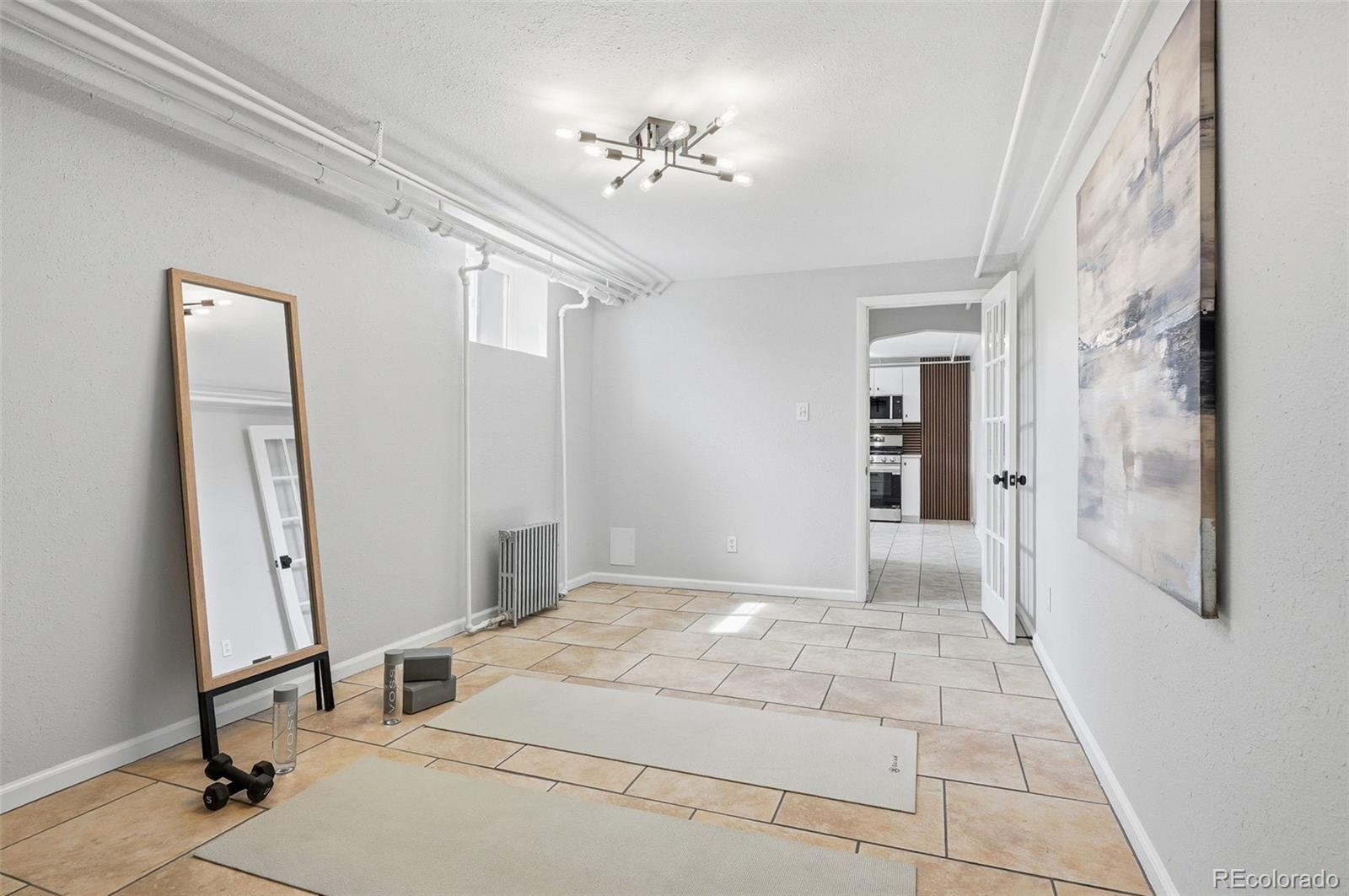 1600 Winona Court Unit: 6