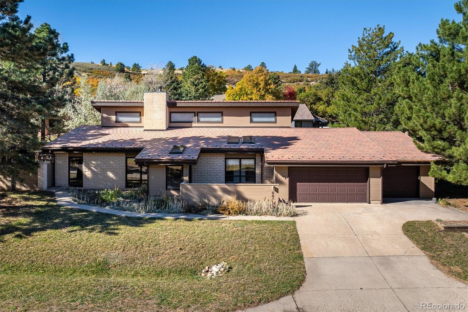 6643 Roxborough Drive