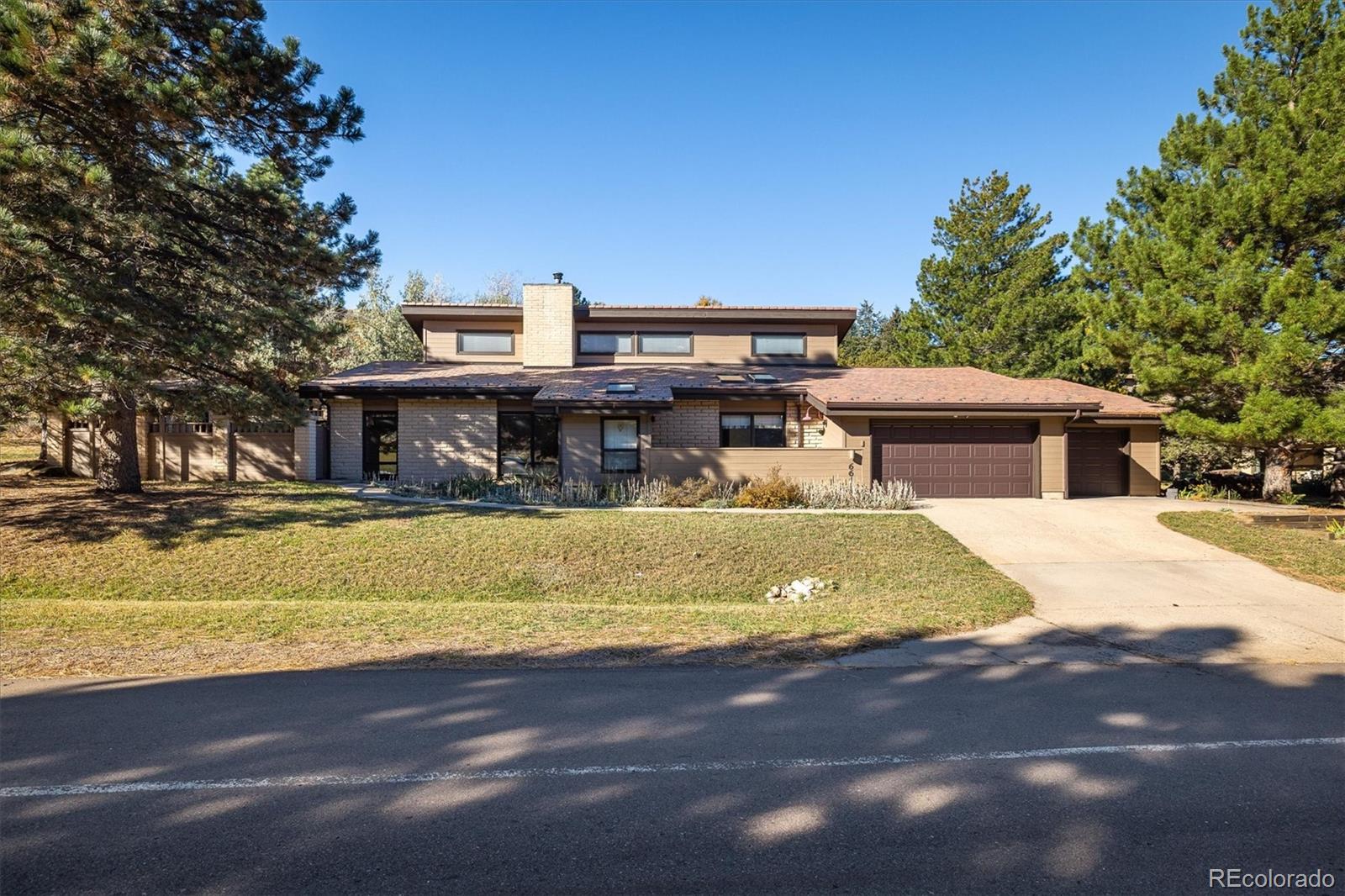 6643 Roxborough Drive