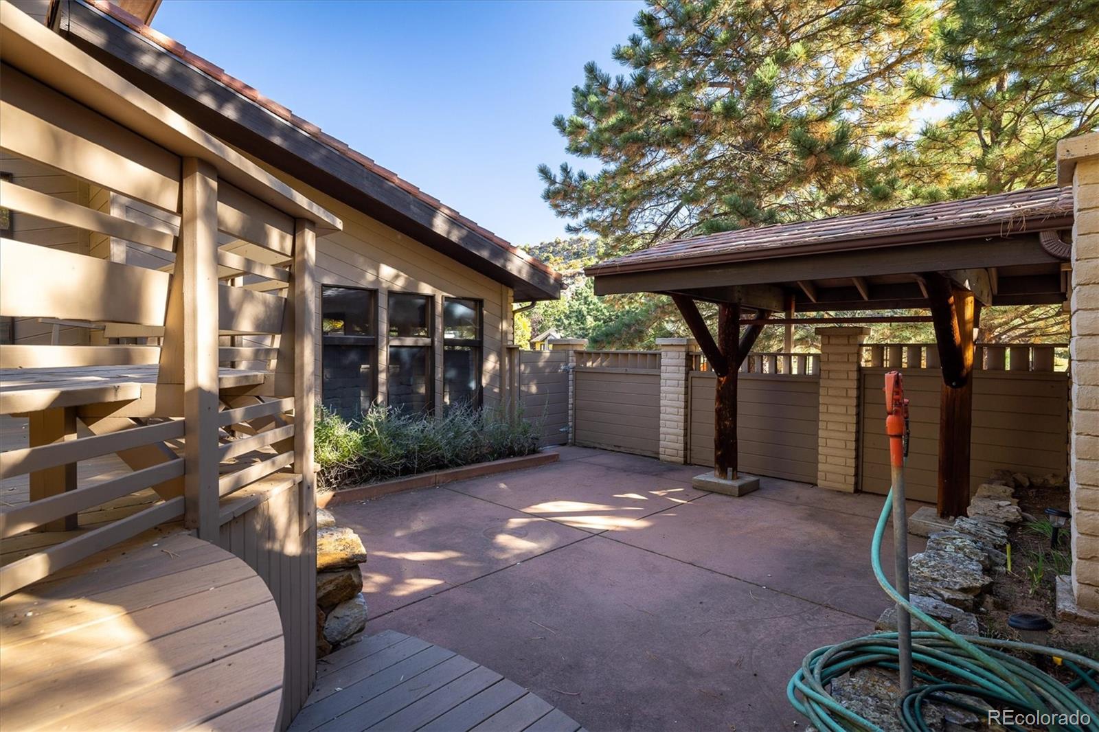 6643 Roxborough Drive