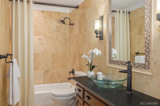 3066 W 109th Place
