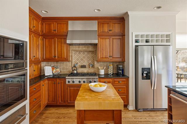 3066 W 109th Place