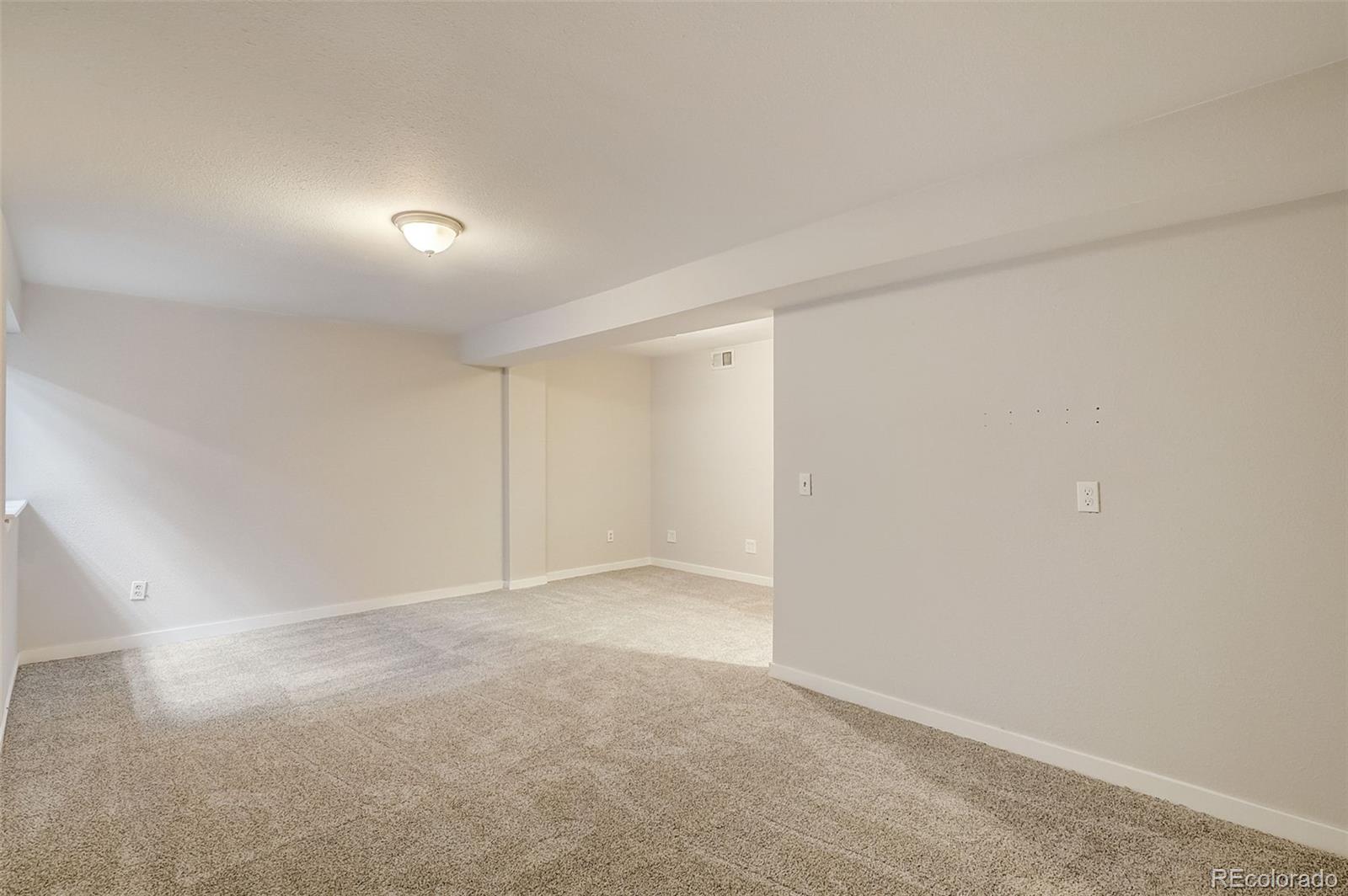 8756 Carr Loop