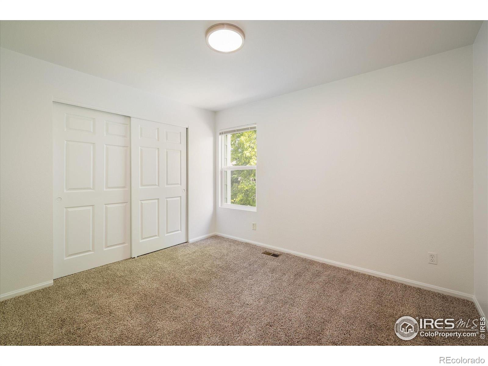 5225 E 100th Drive