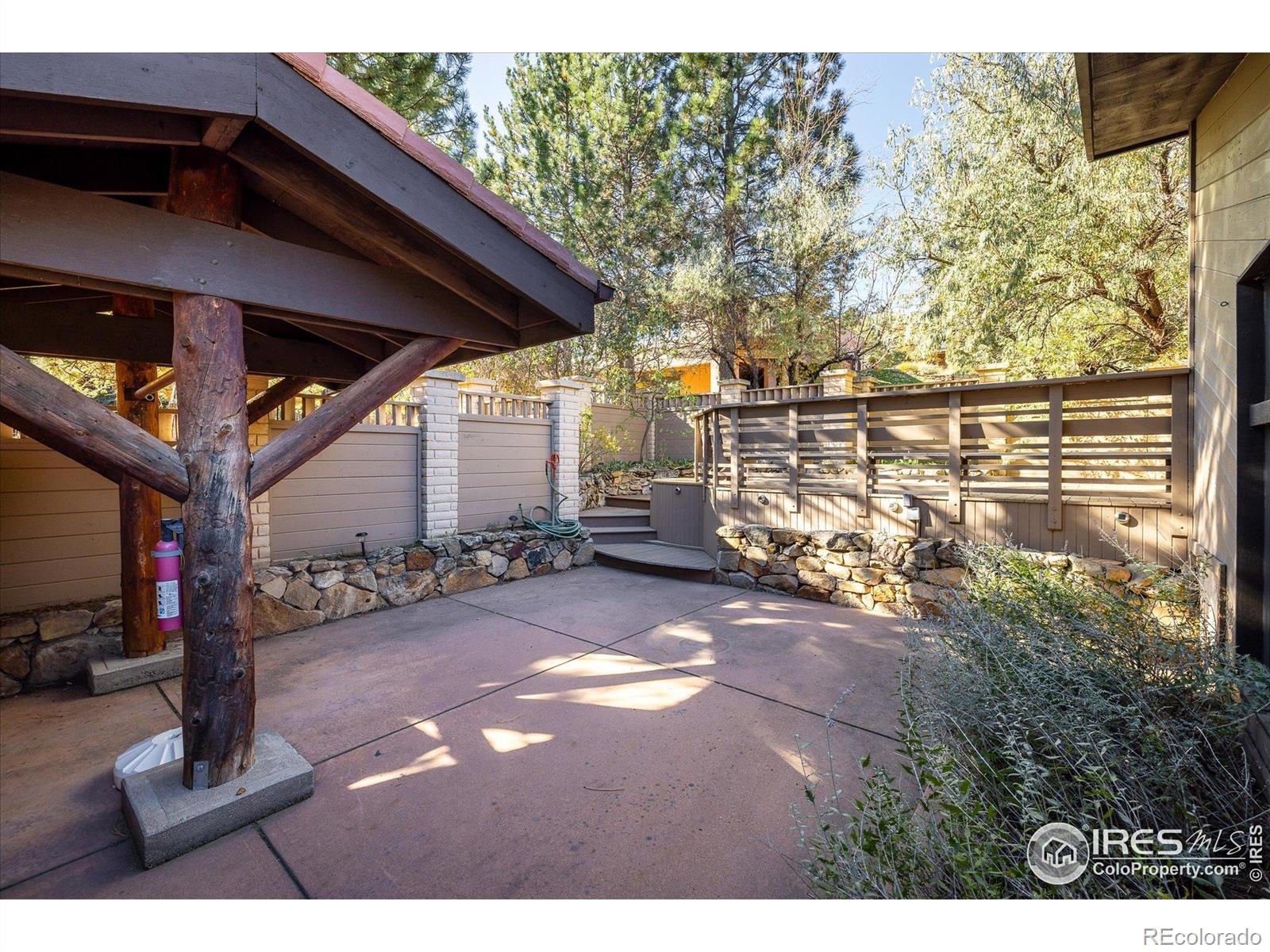 6643 Roxborough Drive