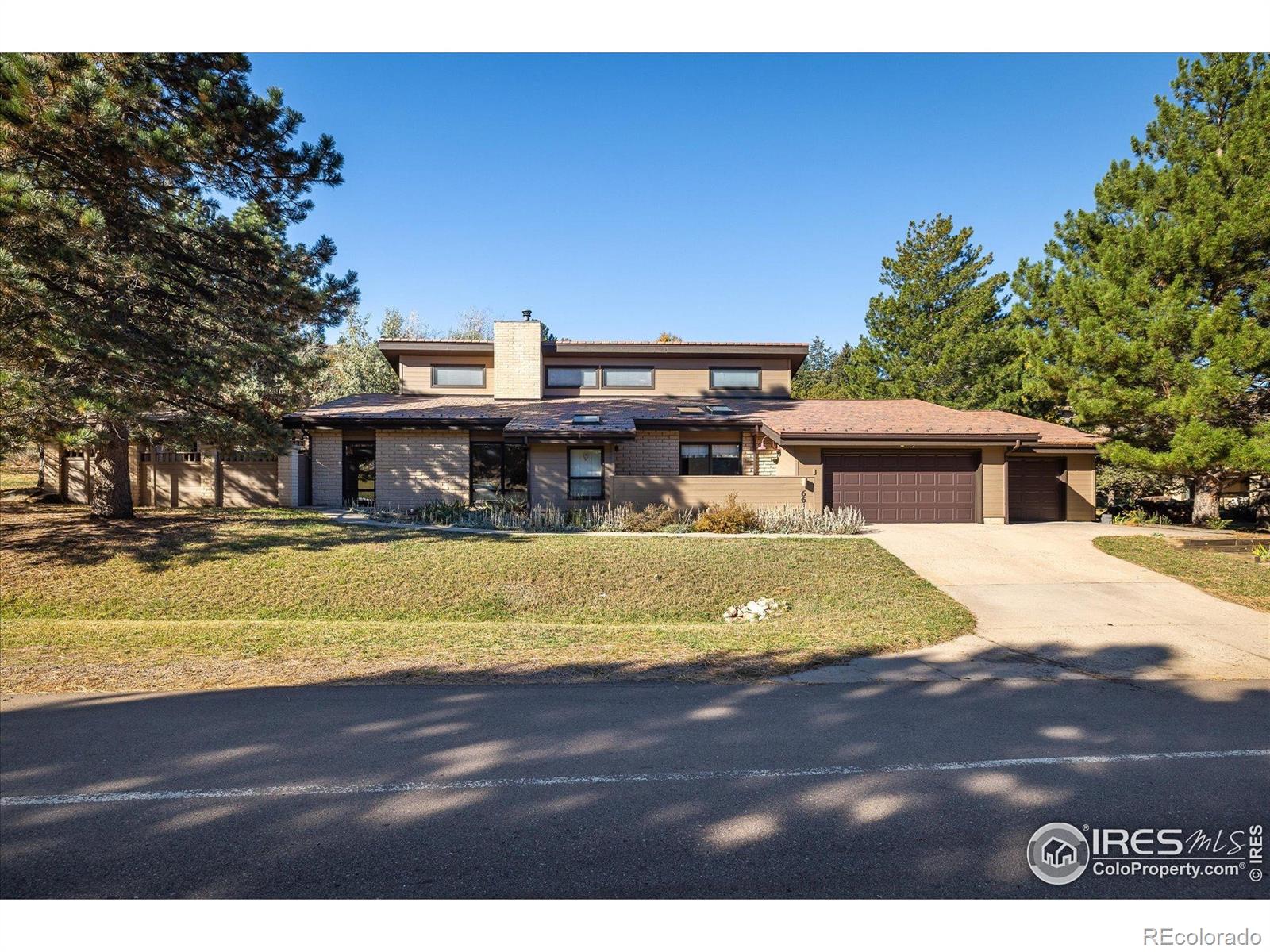 6643 Roxborough Drive