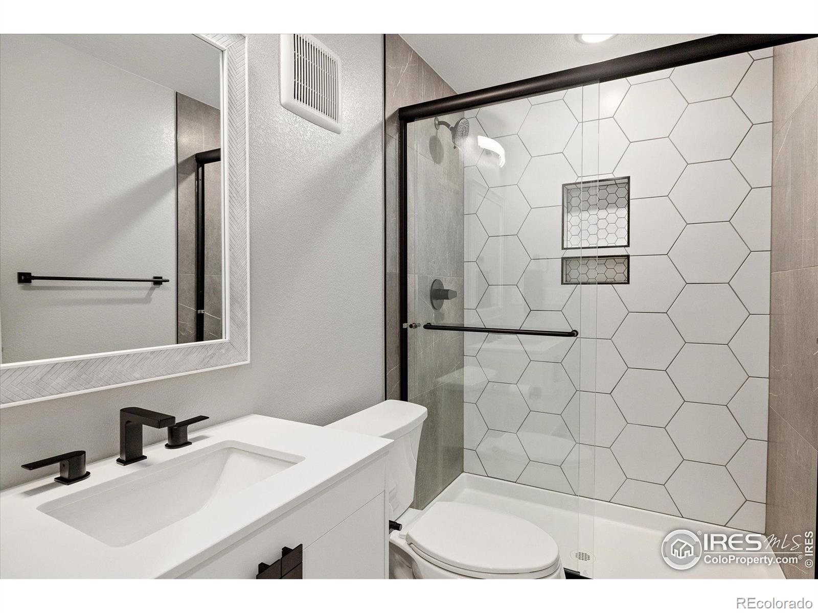 14457 W 88th Place Unit: #E