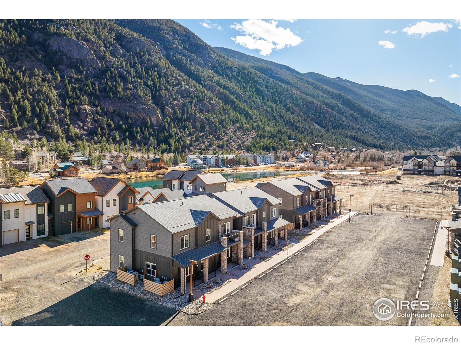 2121 Hummingbird Way Unit: 3-201