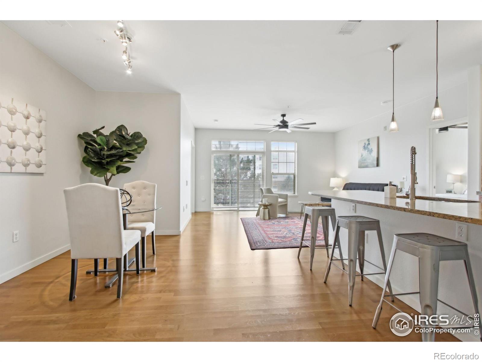 13456 Via Varra Unit: 211