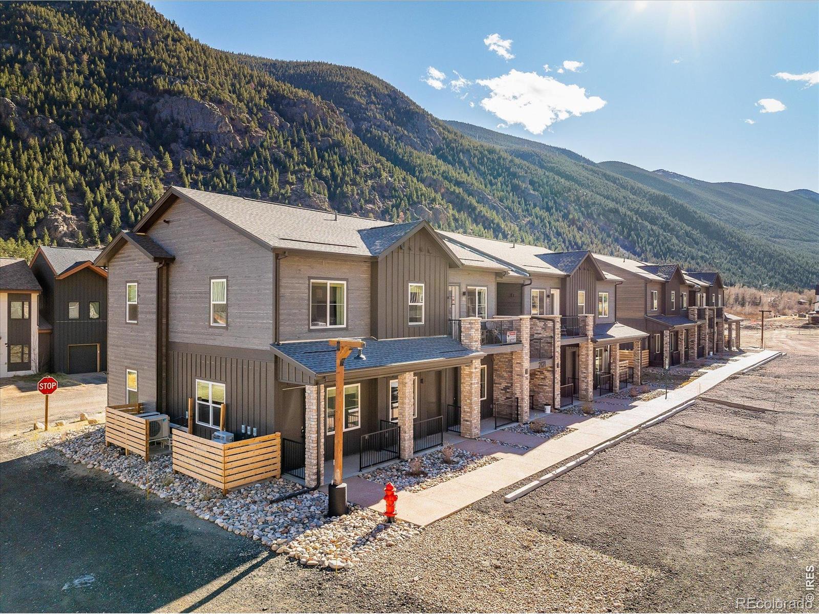 2121 Hummingbird Way Unit: 201
