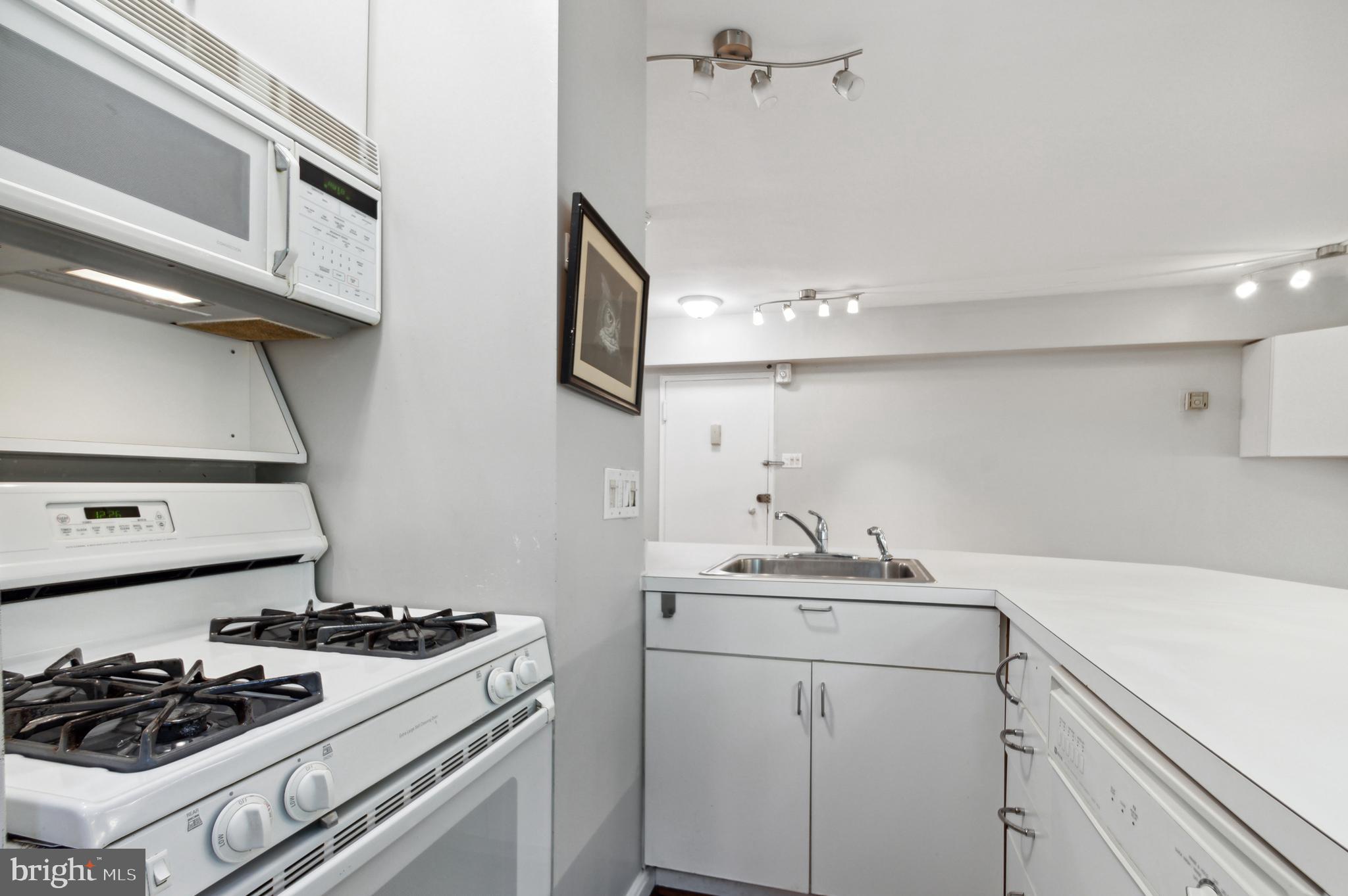 3701 CONNECTICUT AVENUE NW 206