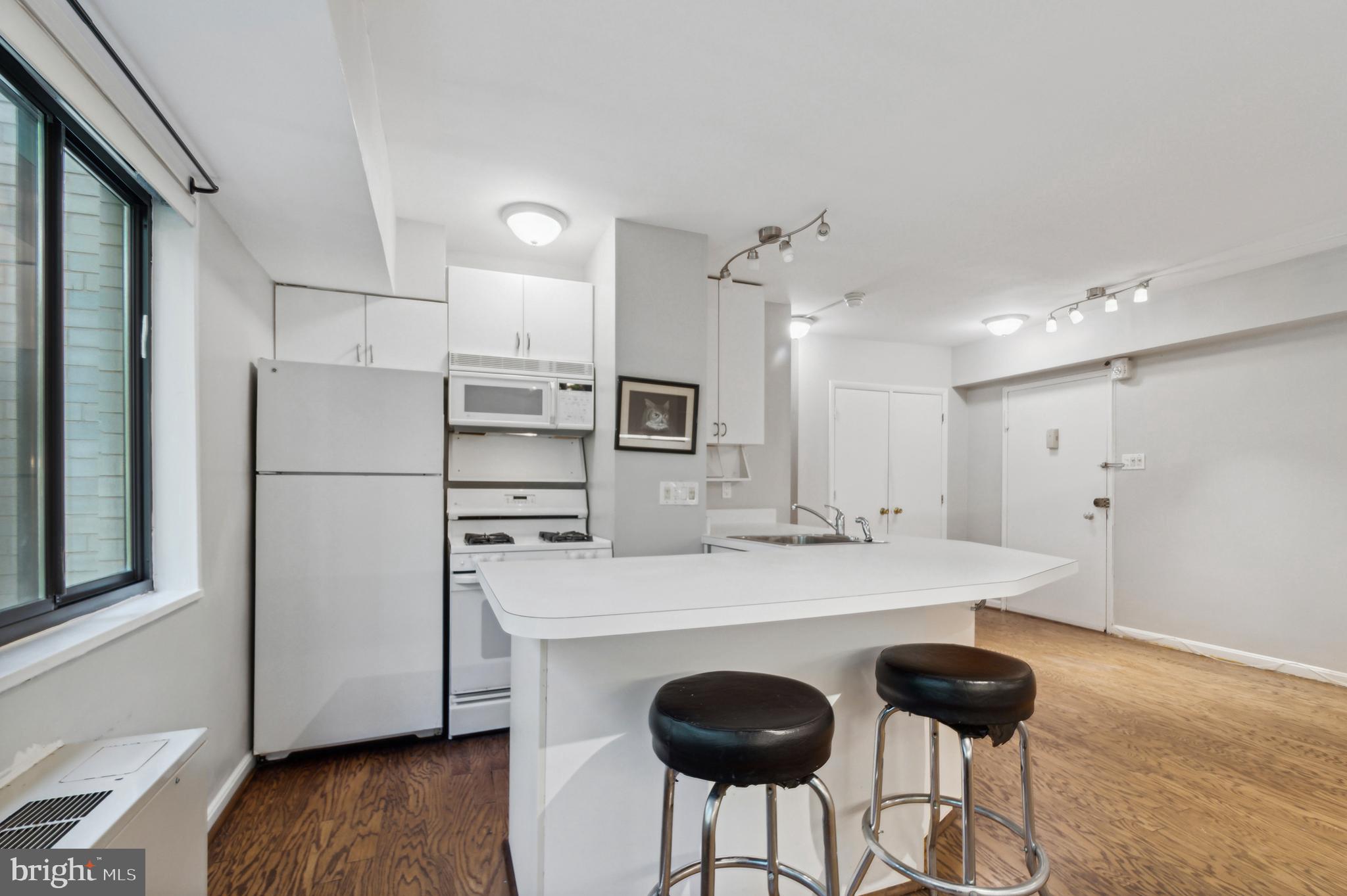 3701 CONNECTICUT AVENUE NW 206