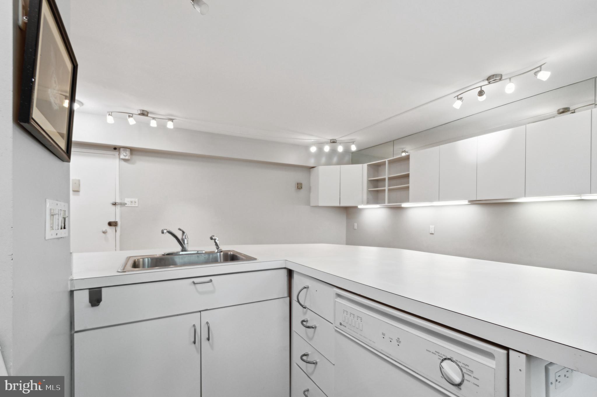 3701 CONNECTICUT AVENUE NW 206