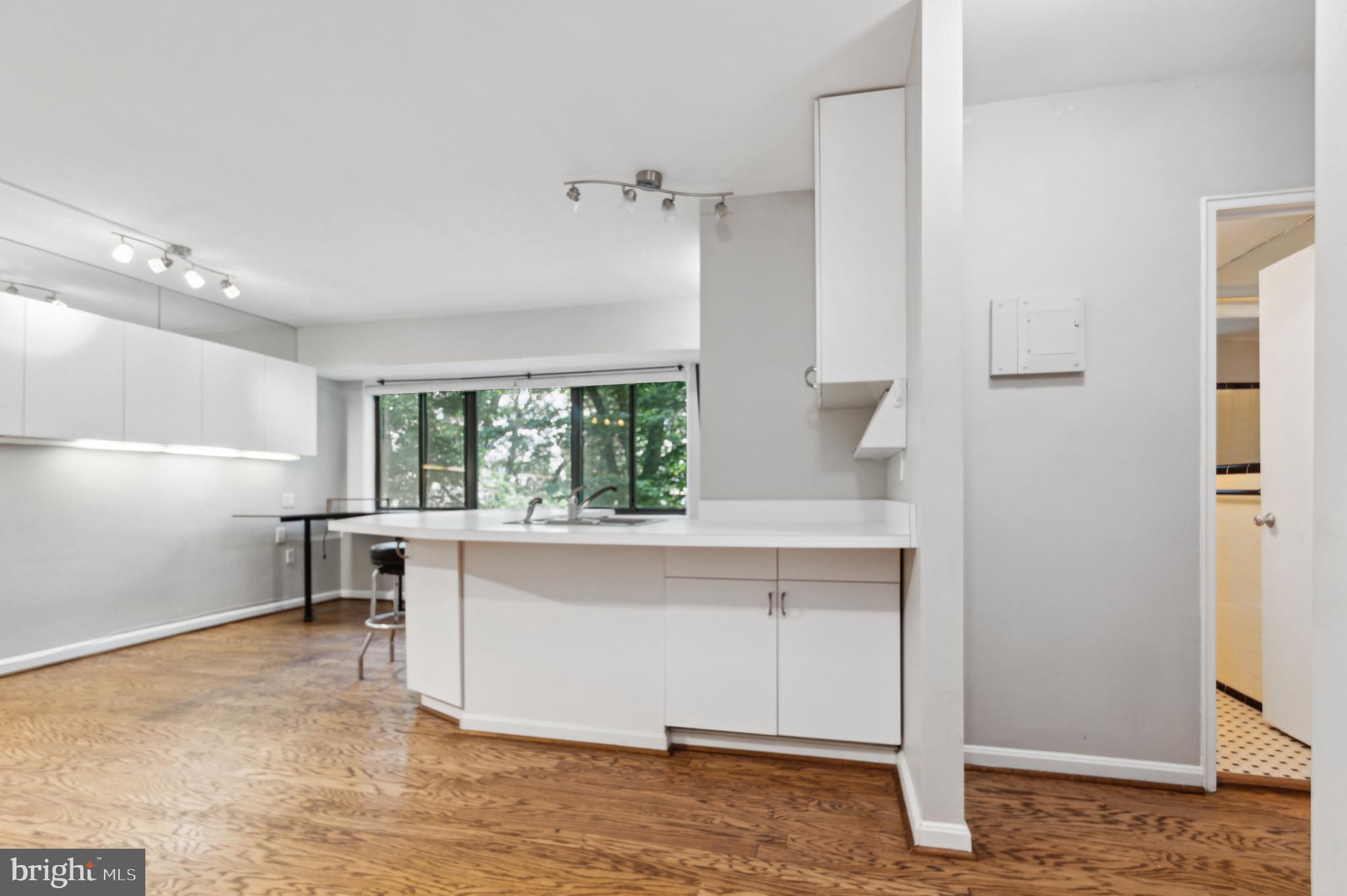 3701 CONNECTICUT AVENUE NW 206