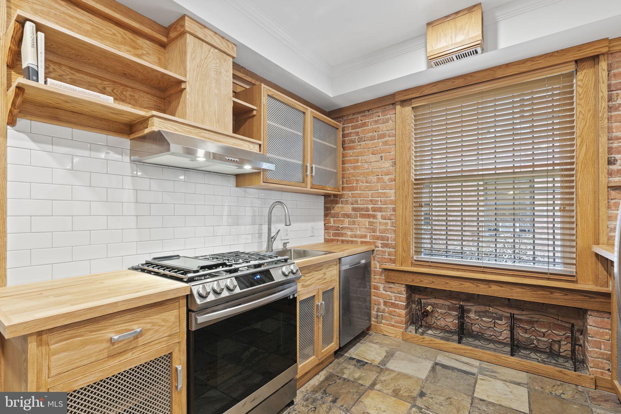 1495 NEWTON STREET NW 101