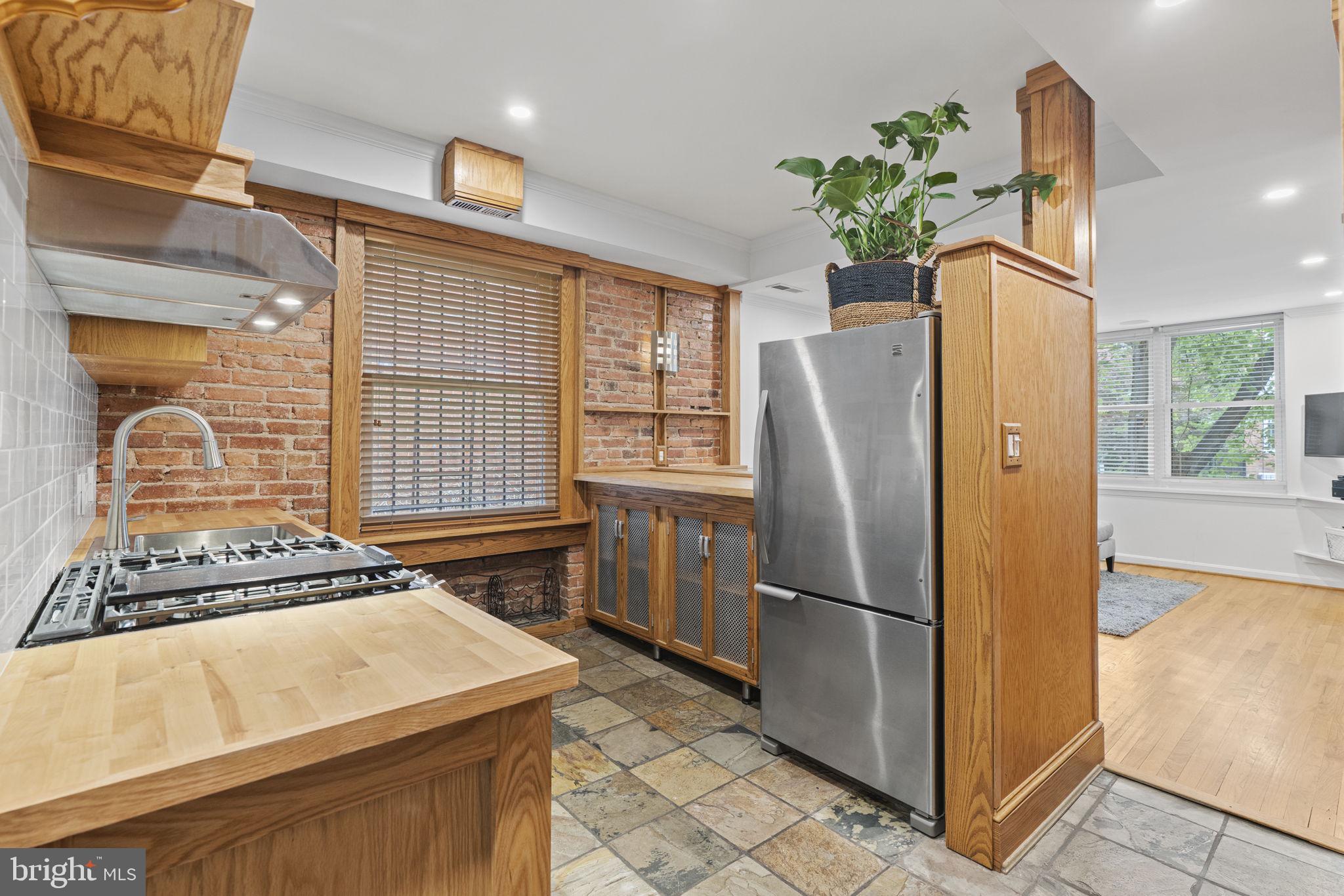 1495 NEWTON STREET NW 101