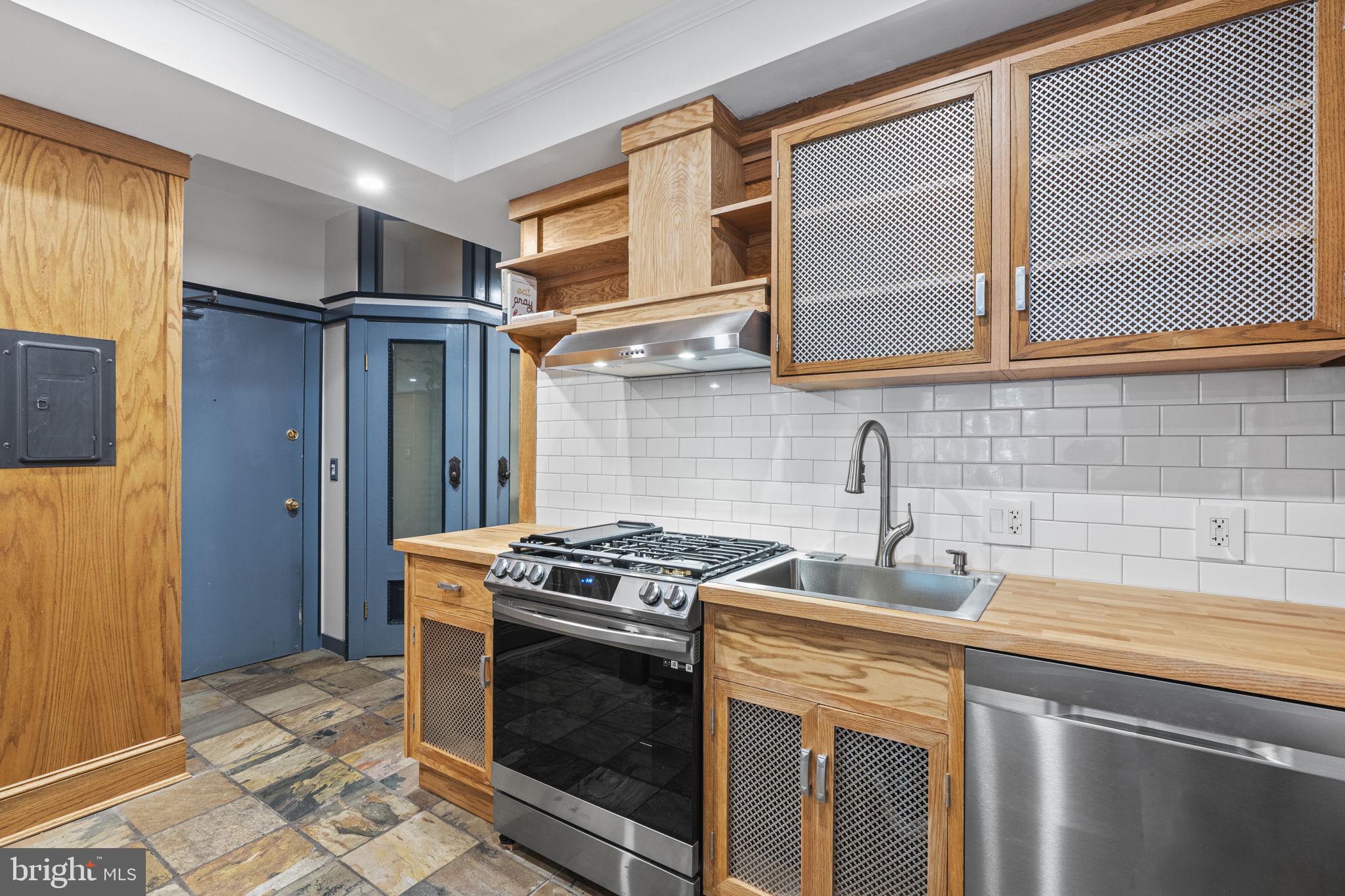 1495 NEWTON STREET NW 101