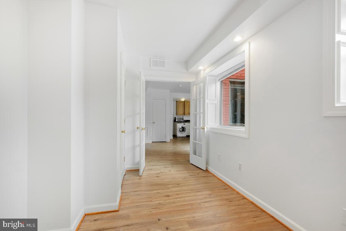 1125 12TH STREET NW 23