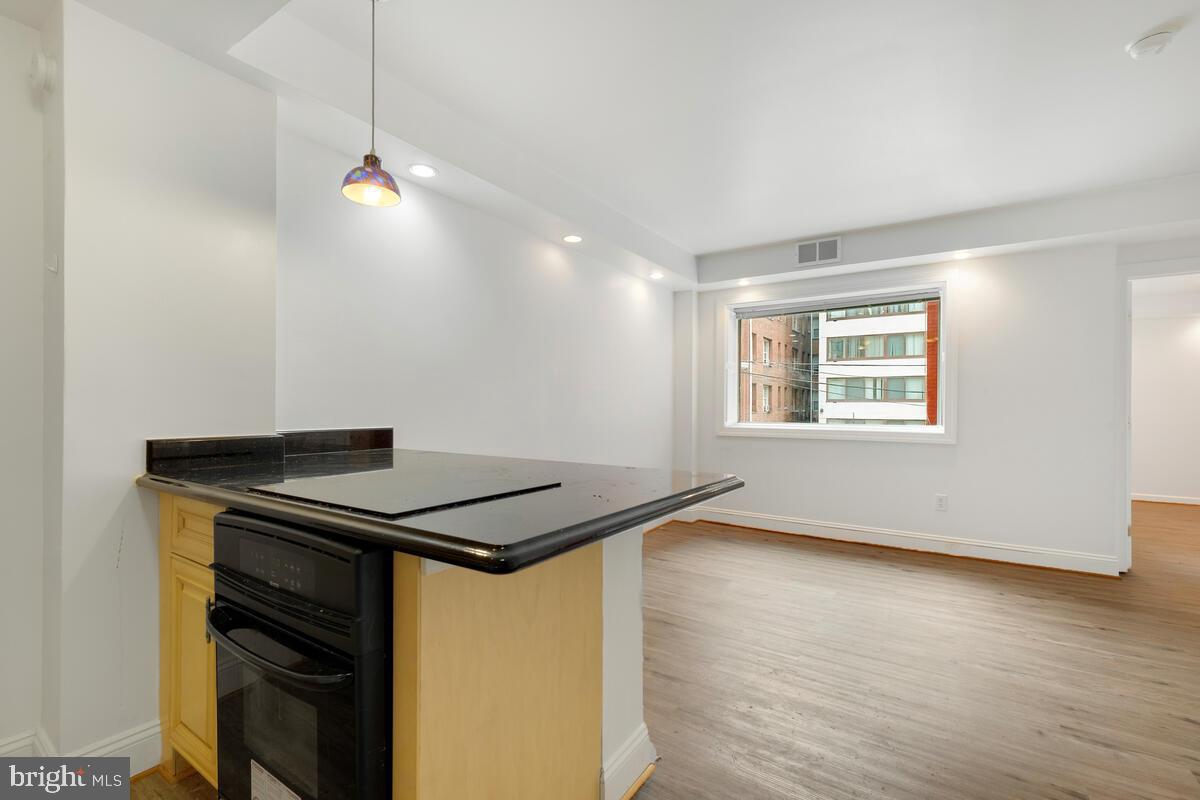 1125 12TH STREET NW 23