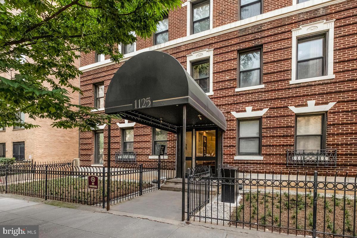 1125 12TH STREET NW 23