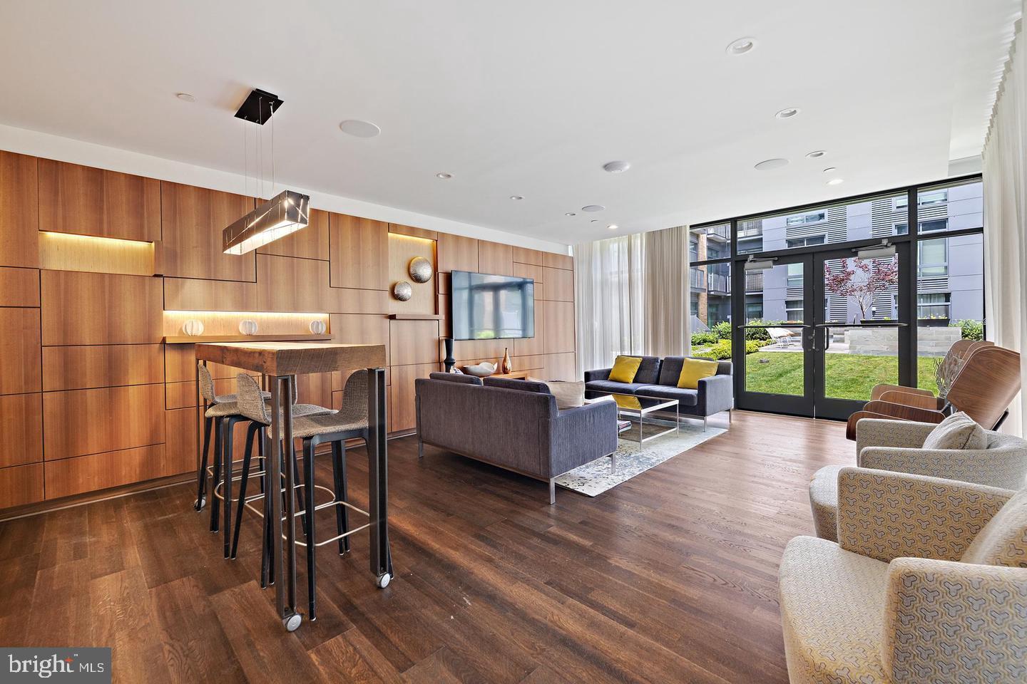 525 WATER STREET SW 212