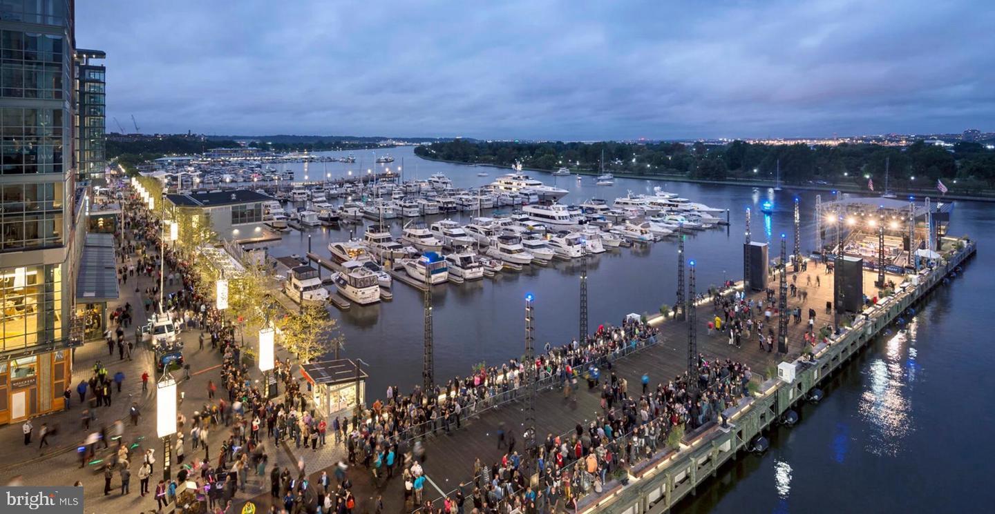 525 WATER STREET SW 212