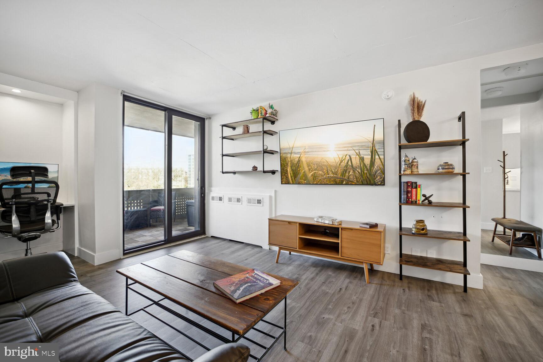 300 M STREET SW N405