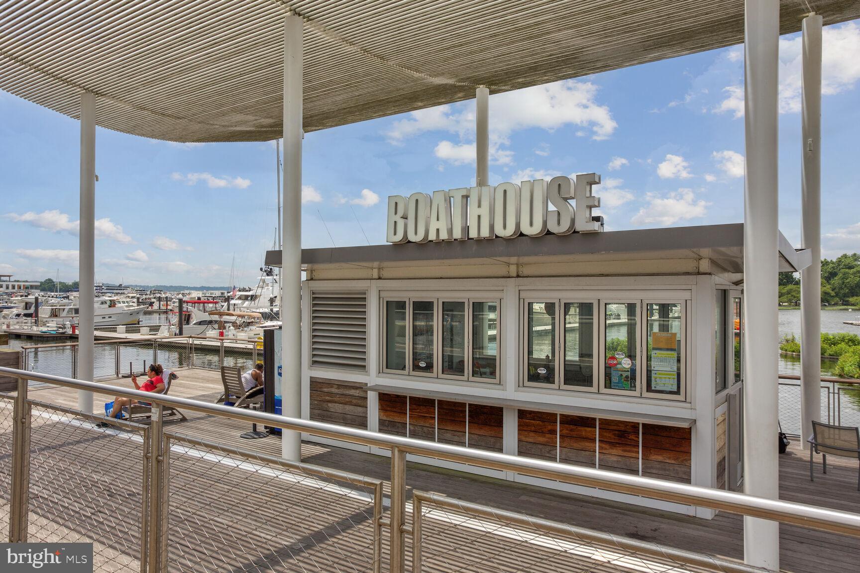 300 M STREET SW N405