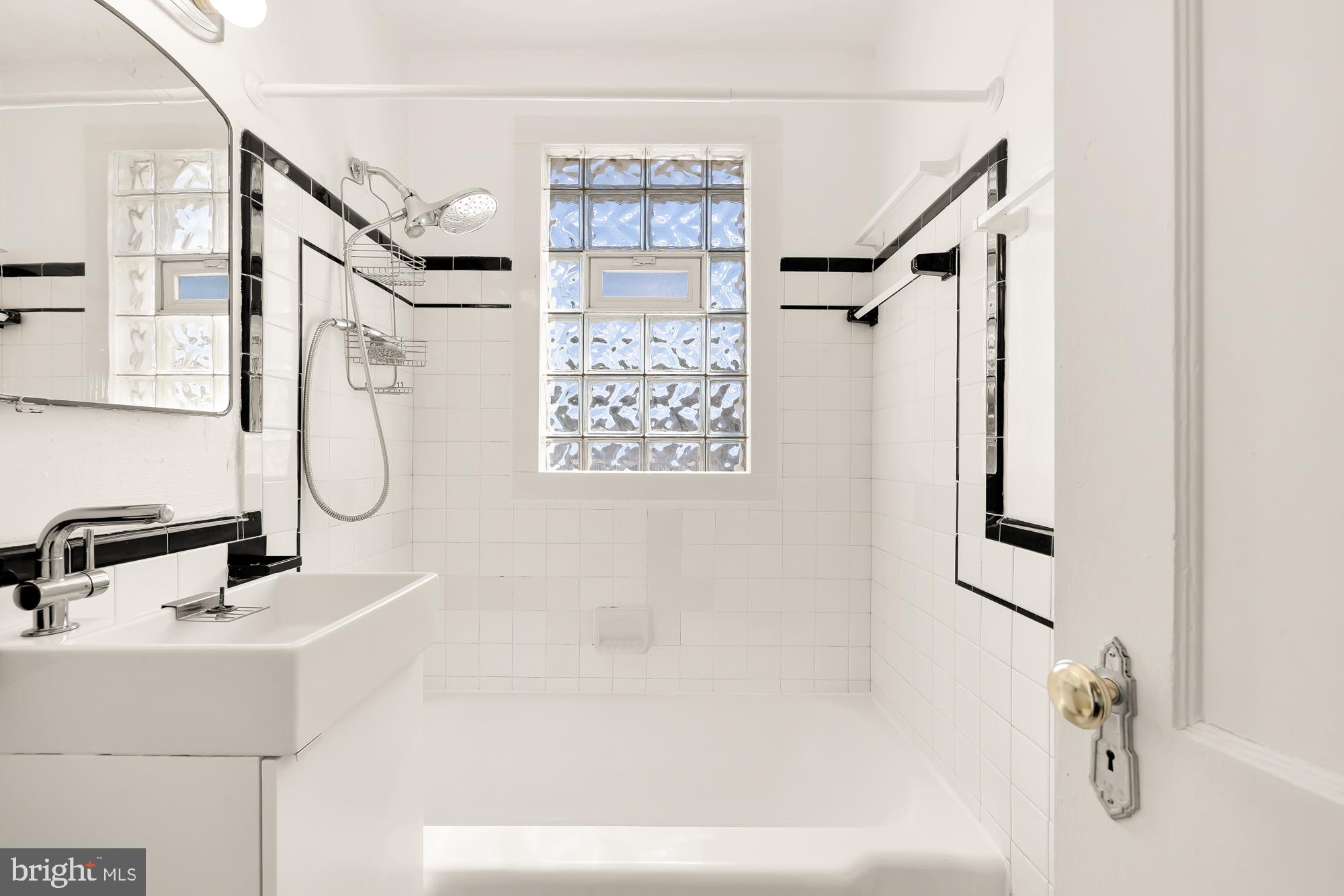 21 HAMILTON STREET NE