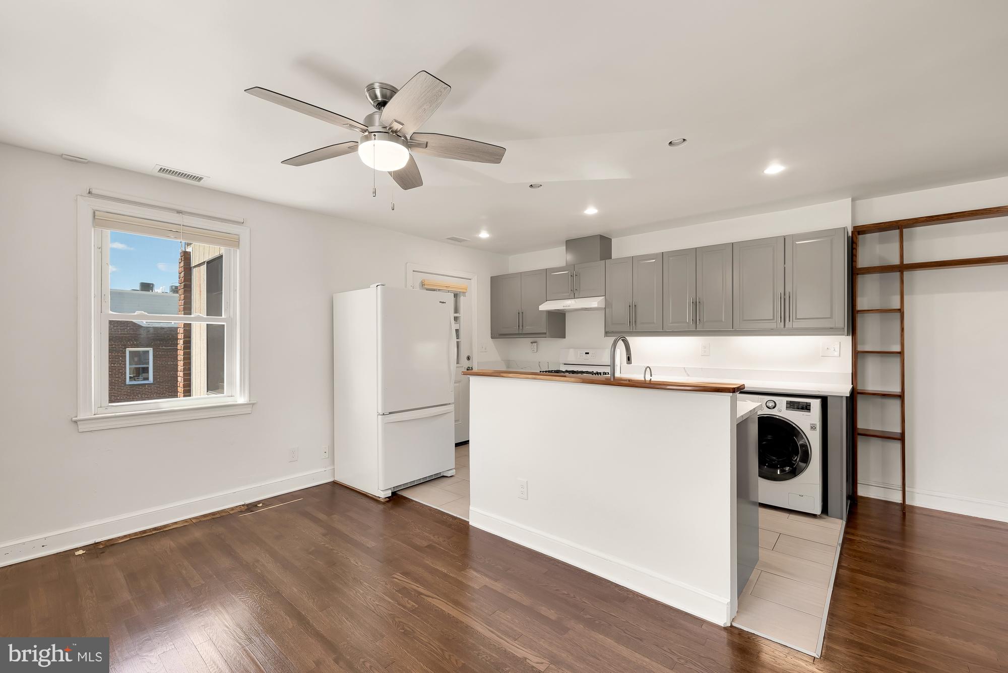 21 HAMILTON STREET NE