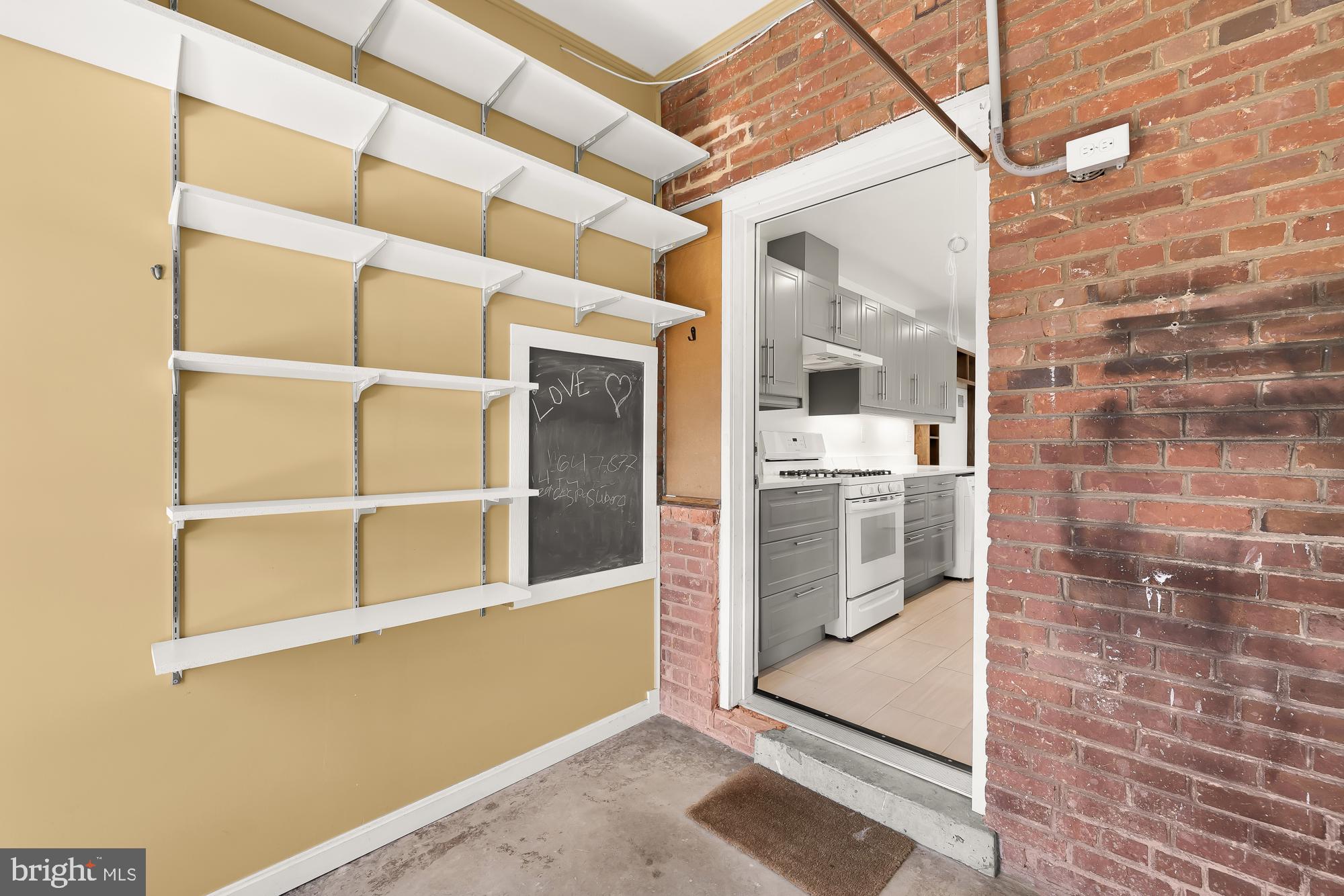 21 HAMILTON STREET NE