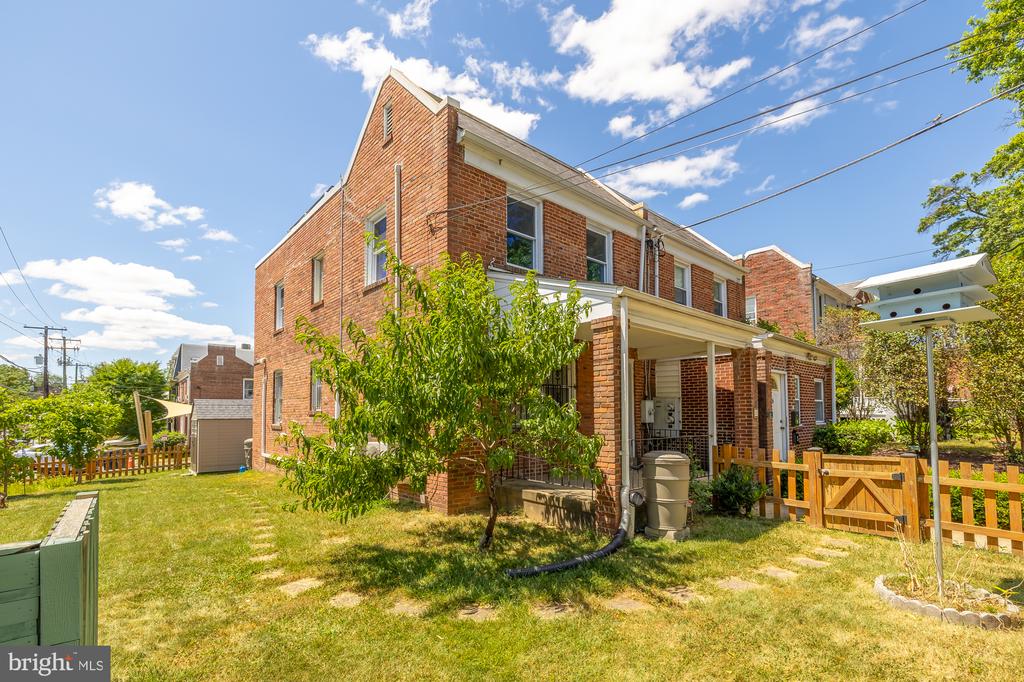 21 HAMILTON STREET NE