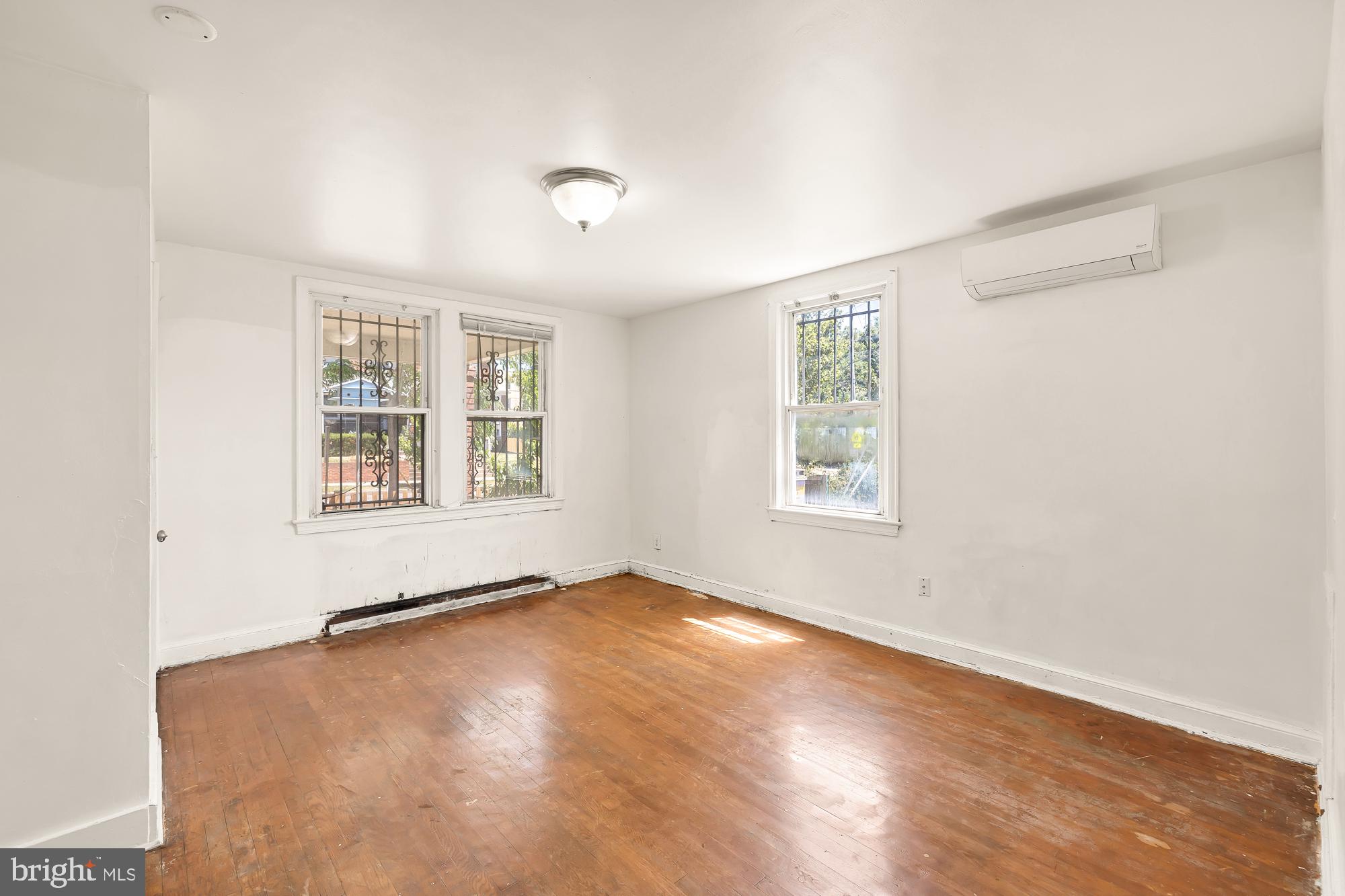 21 HAMILTON STREET NE