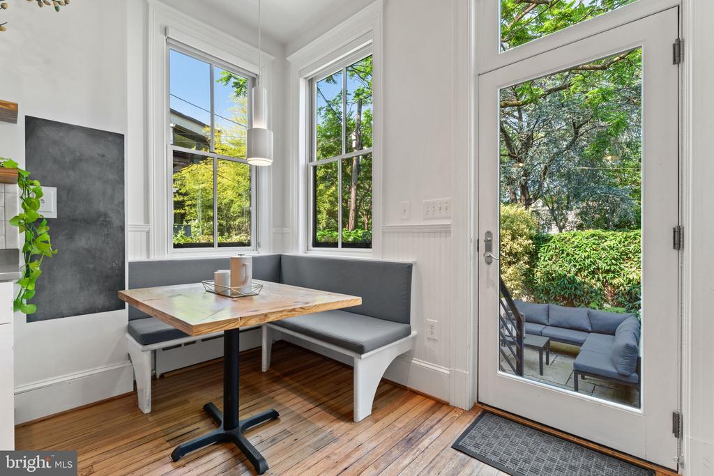 111 8TH STREET SE