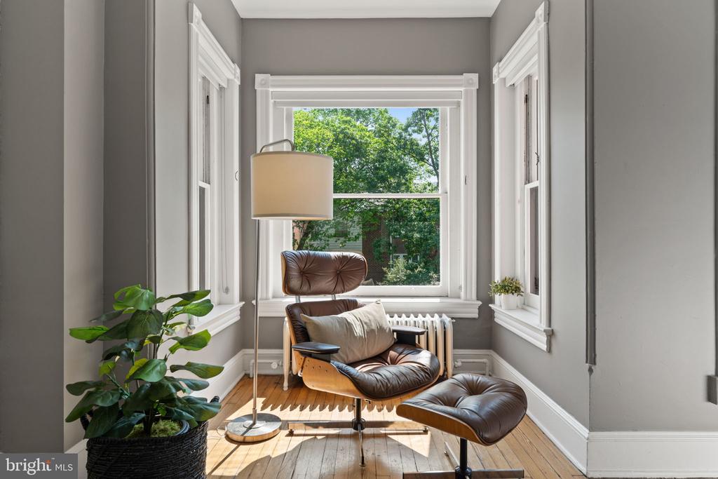 111 8TH STREET SE