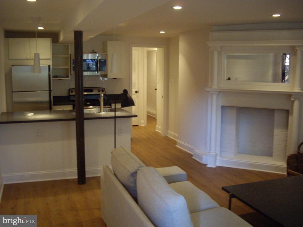 111 8TH STREET SE