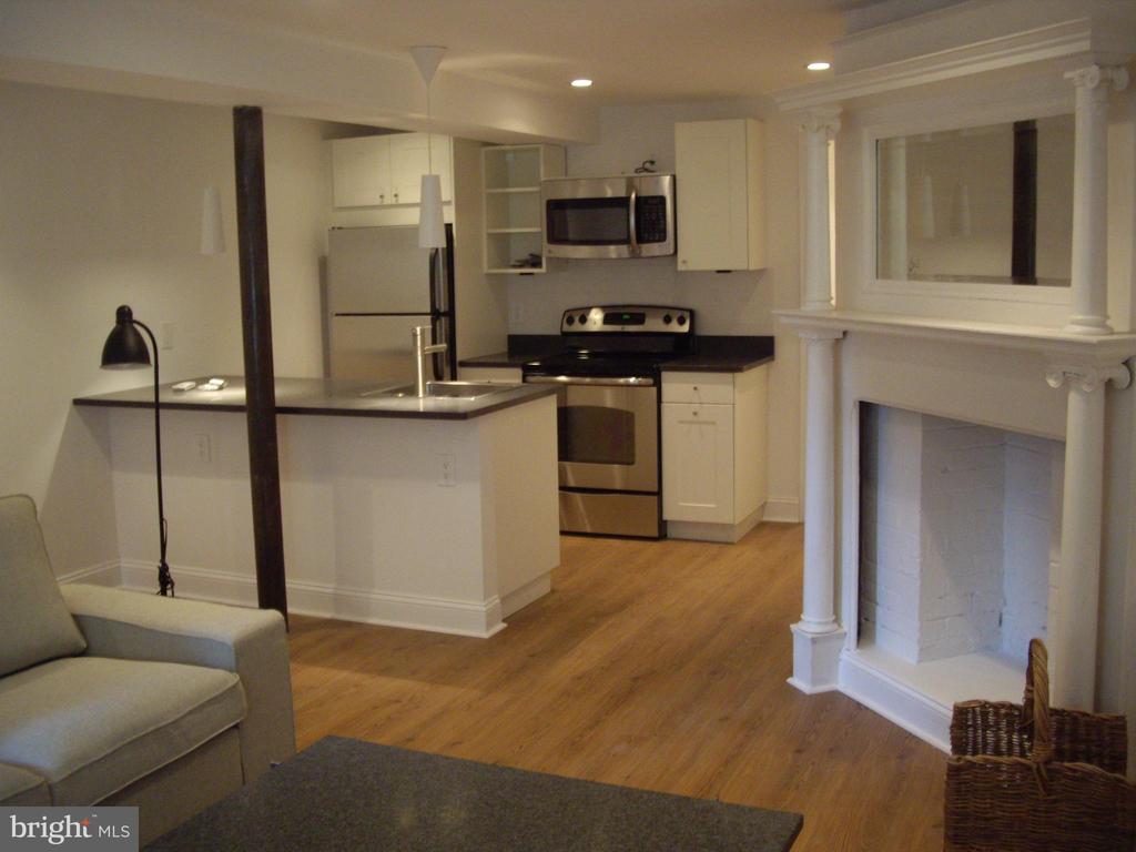 111 8TH STREET SE