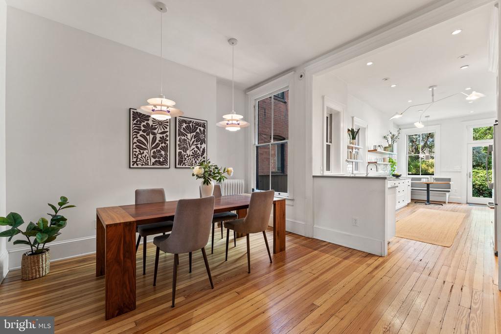 111 8TH STREET SE