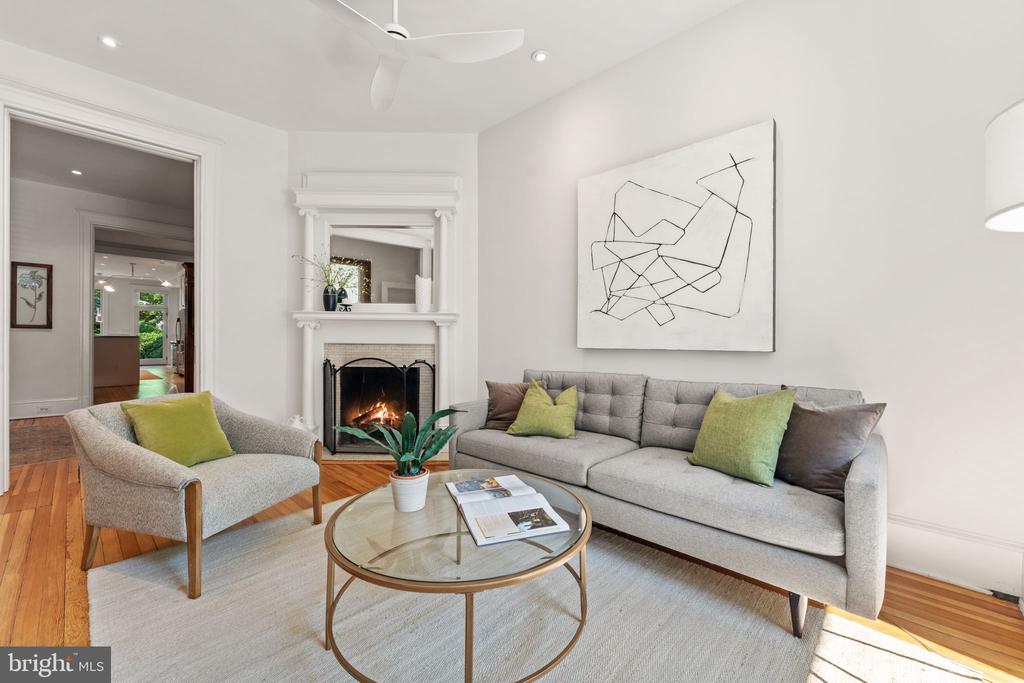 111 8TH STREET SE