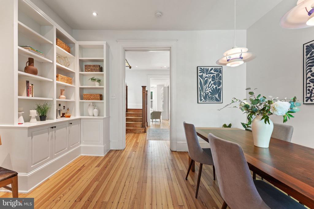 111 8TH STREET SE