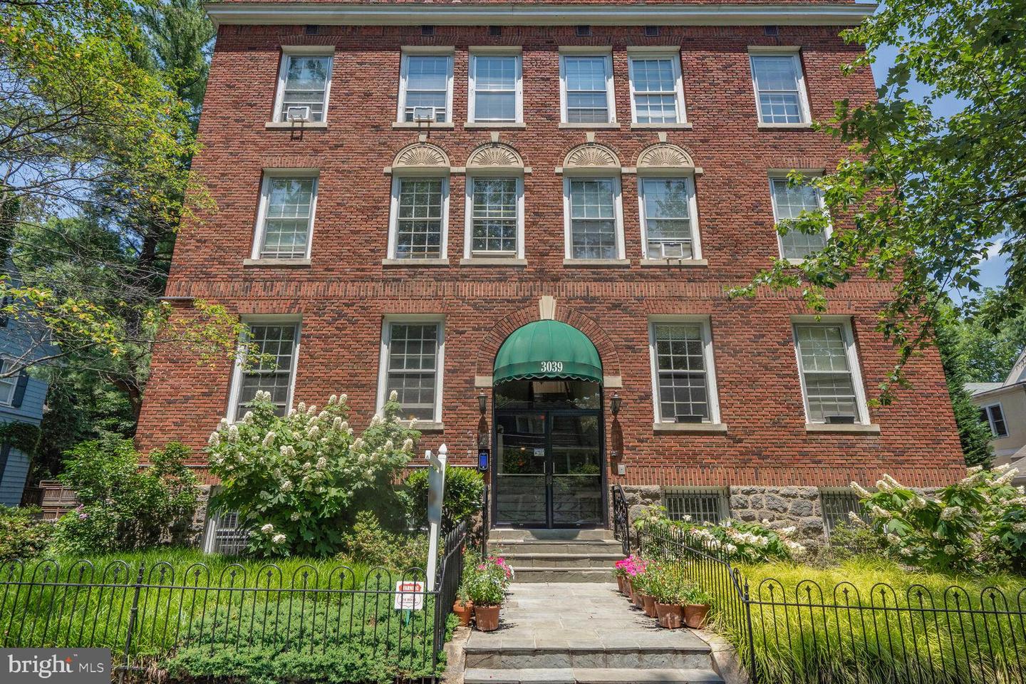 3039 Macomb St NW #16