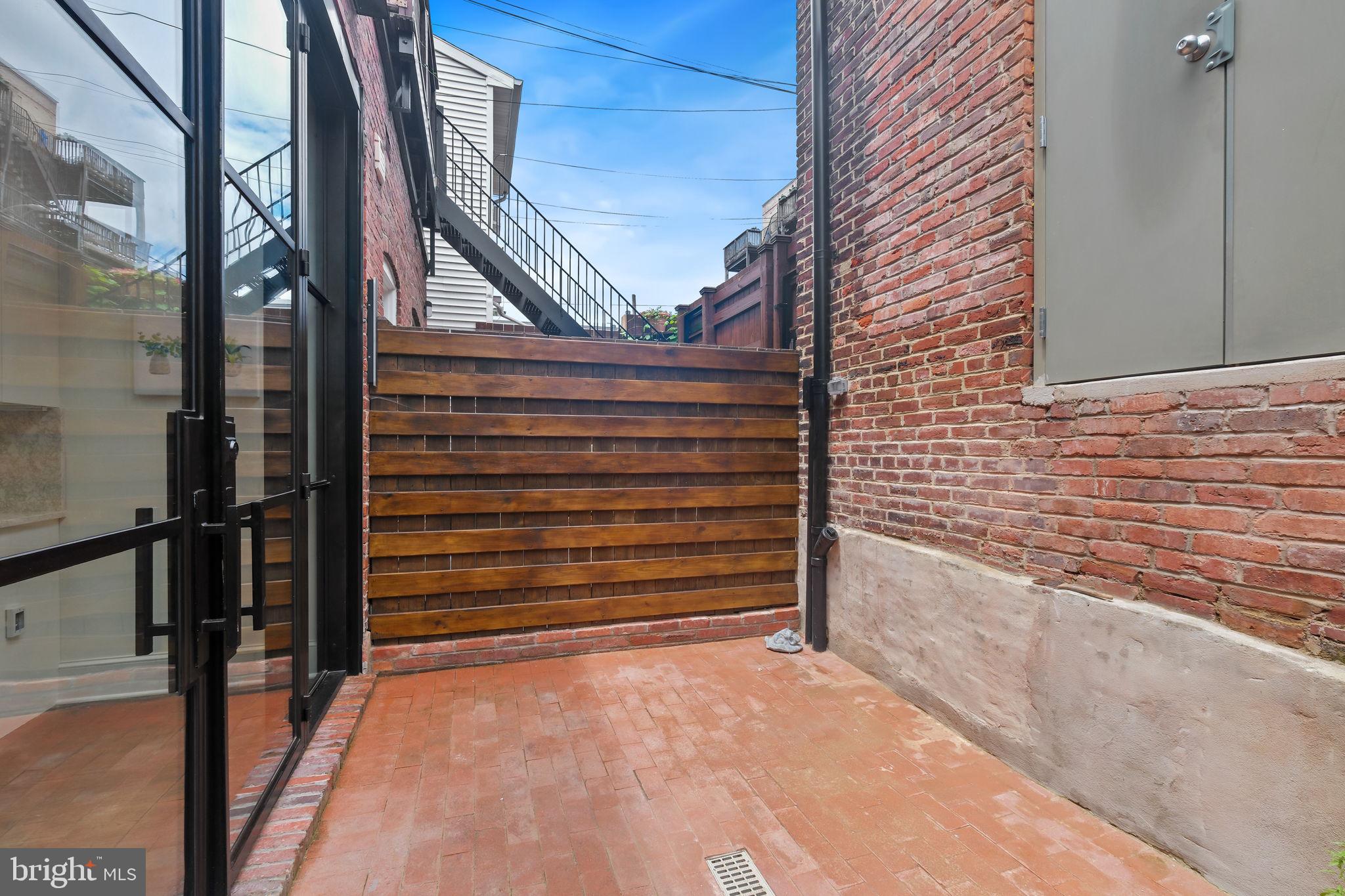 1845 Vernon St NW