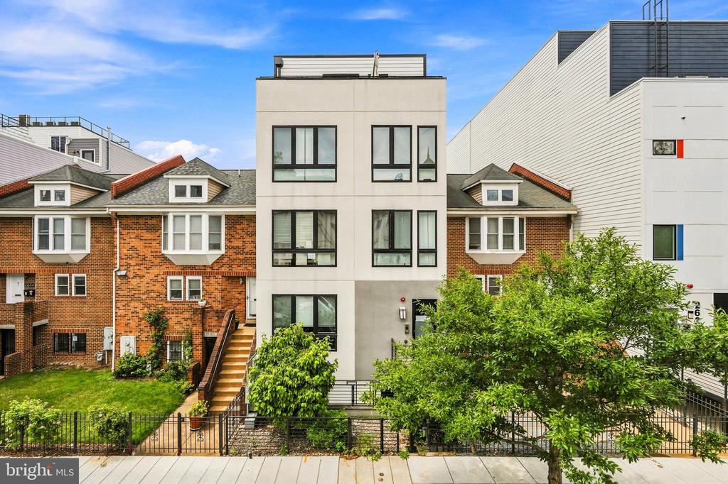2618 UNIVERSITY PLACE NW Unit: 2