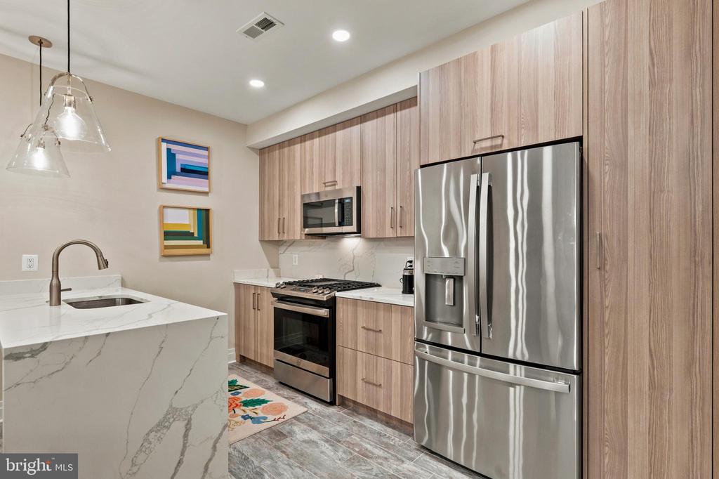 2618 UNIVERSITY PLACE NW Unit: 2