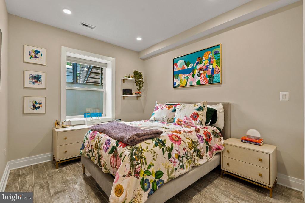 2618 UNIVERSITY PLACE NW Unit: 2