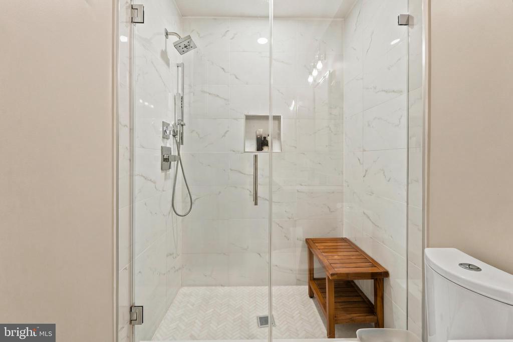 2618 UNIVERSITY PLACE NW Unit: 2