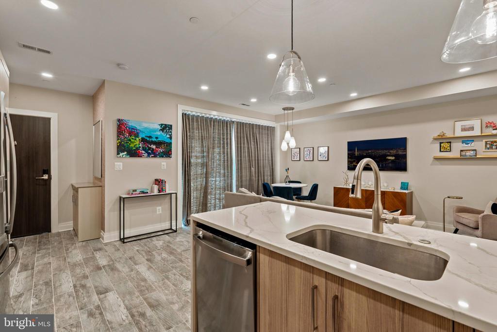 2618 UNIVERSITY PLACE NW Unit: 2