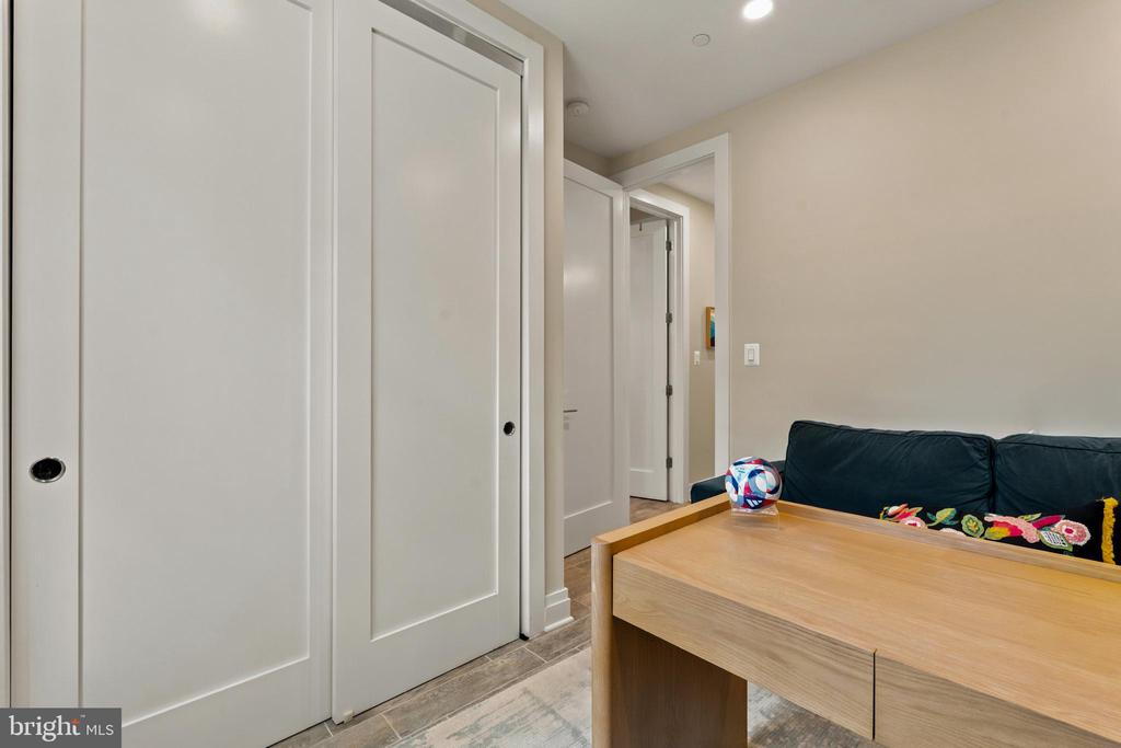 2618 UNIVERSITY PLACE NW Unit: 2